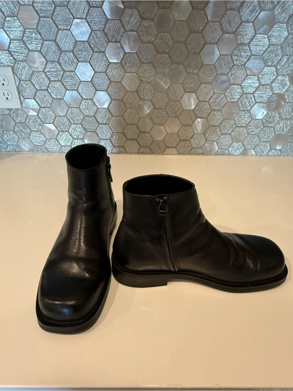 Zara sleek black